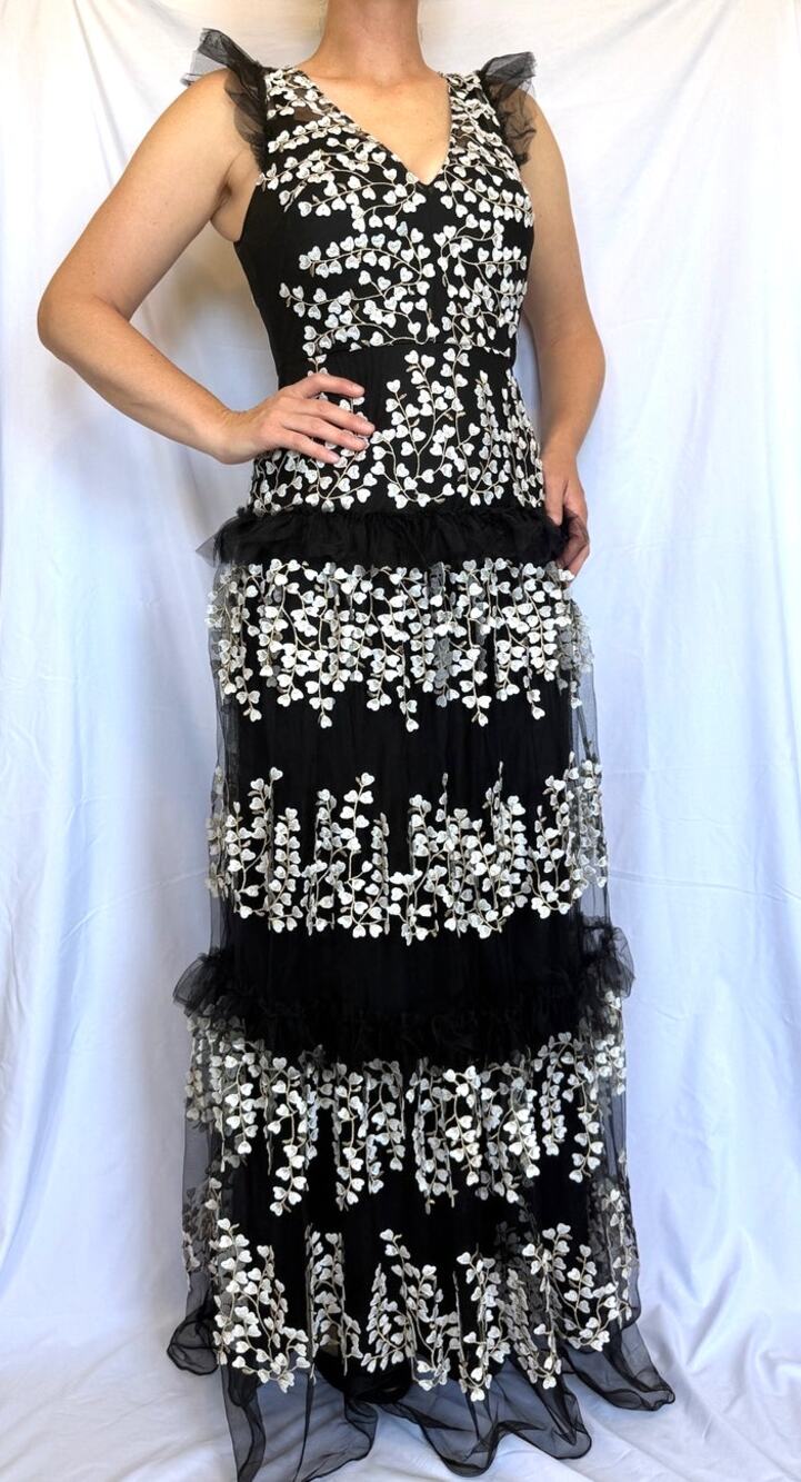 BCBGMAXAZRIA Sleeveless Black Tulle Floral Vine Appliqué Gown Maxi Dress, 8